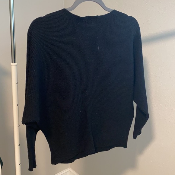 black knit long sleeve batwing top - Picture 2 of 4